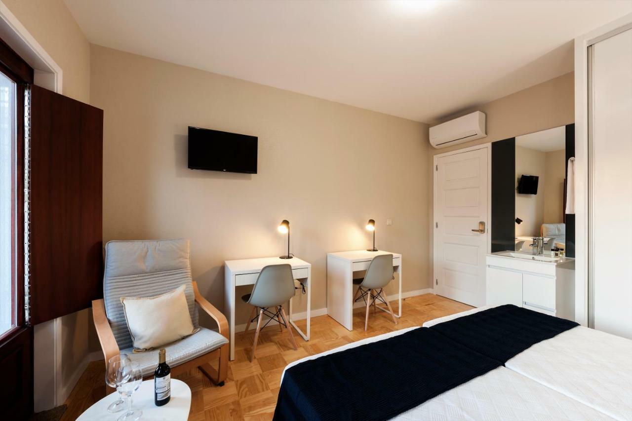 Ateneu Guesthouse ポルト エクステリア 写真