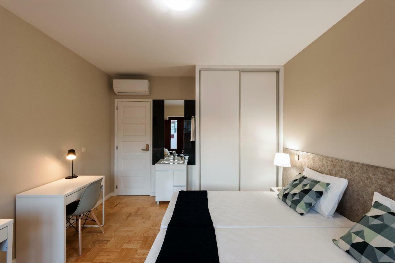 Ateneu Guesthouse ポルト エクステリア 写真